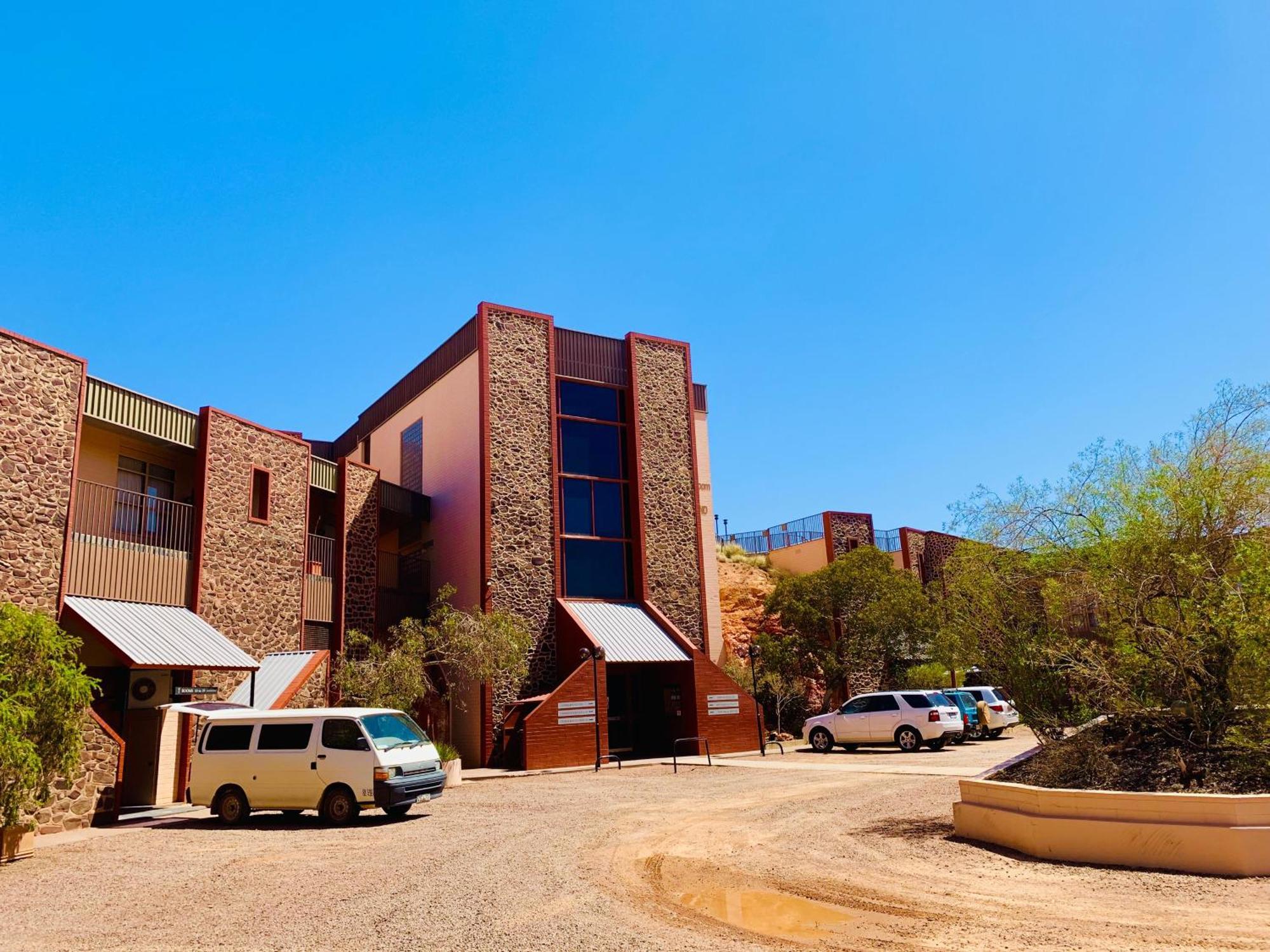 Desert Cave Hotel Coober Pedy Bagian luar foto