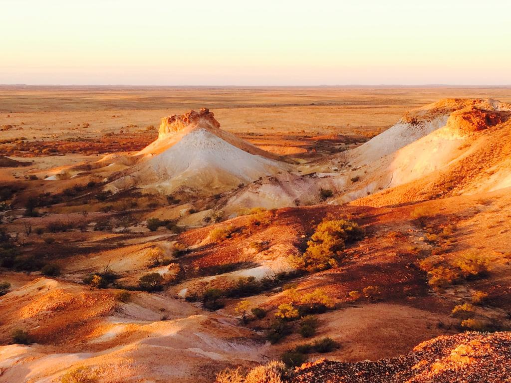 Desert Cave Hotel Coober Pedy Bagian luar foto