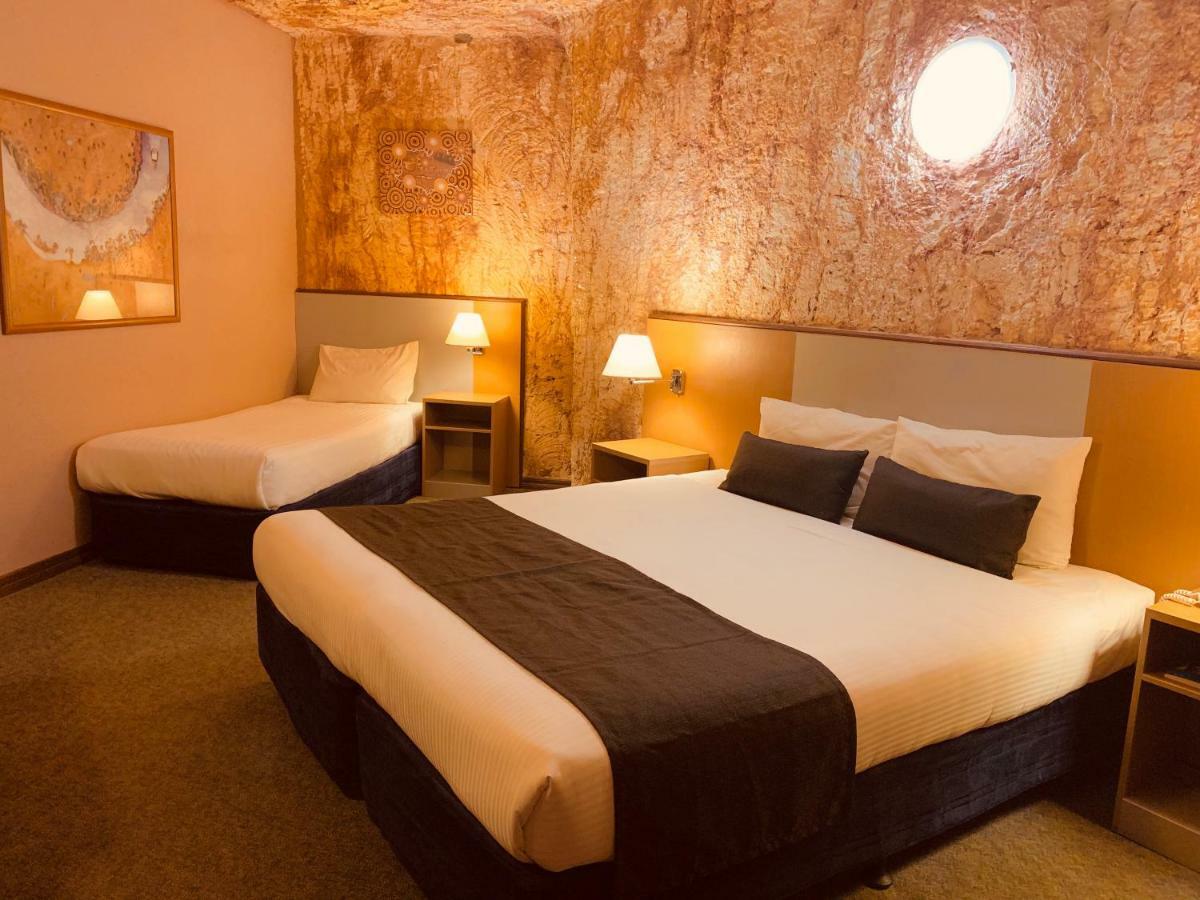 Desert Cave Hotel Coober Pedy Bagian luar foto