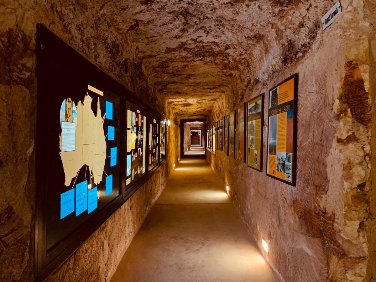 Desert Cave Hotel Coober Pedy Bagian luar foto