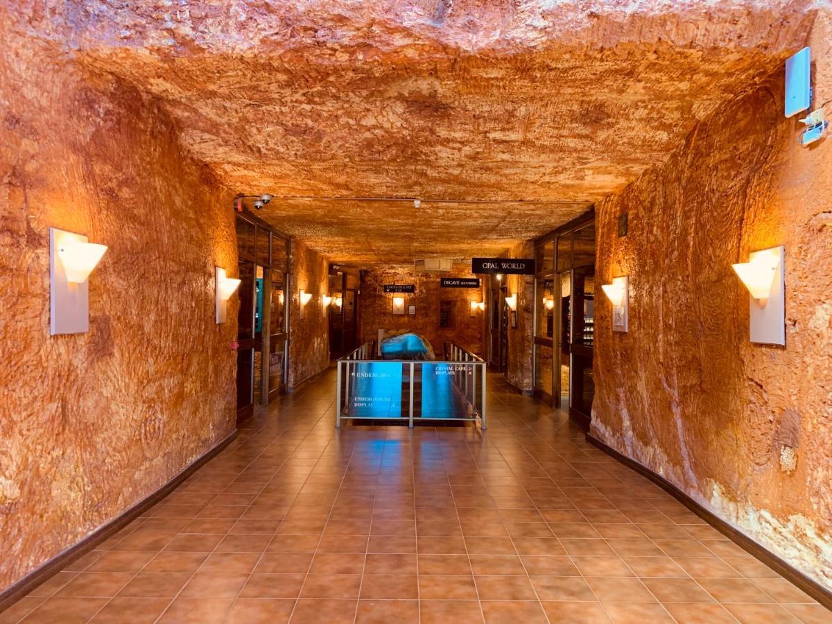 Desert Cave Hotel Coober Pedy Bagian luar foto