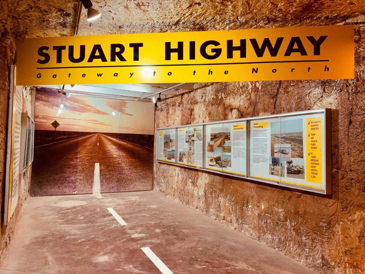 Desert Cave Hotel Coober Pedy Bagian luar foto