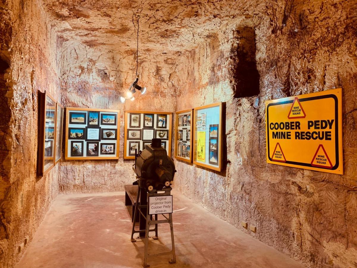 Desert Cave Hotel Coober Pedy Bagian luar foto