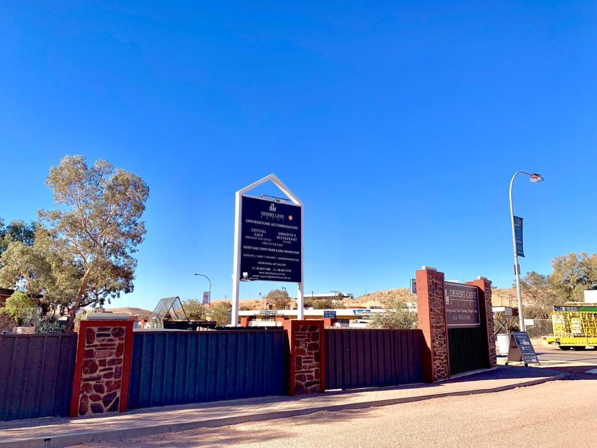 Desert Cave Hotel Coober Pedy Bagian luar foto