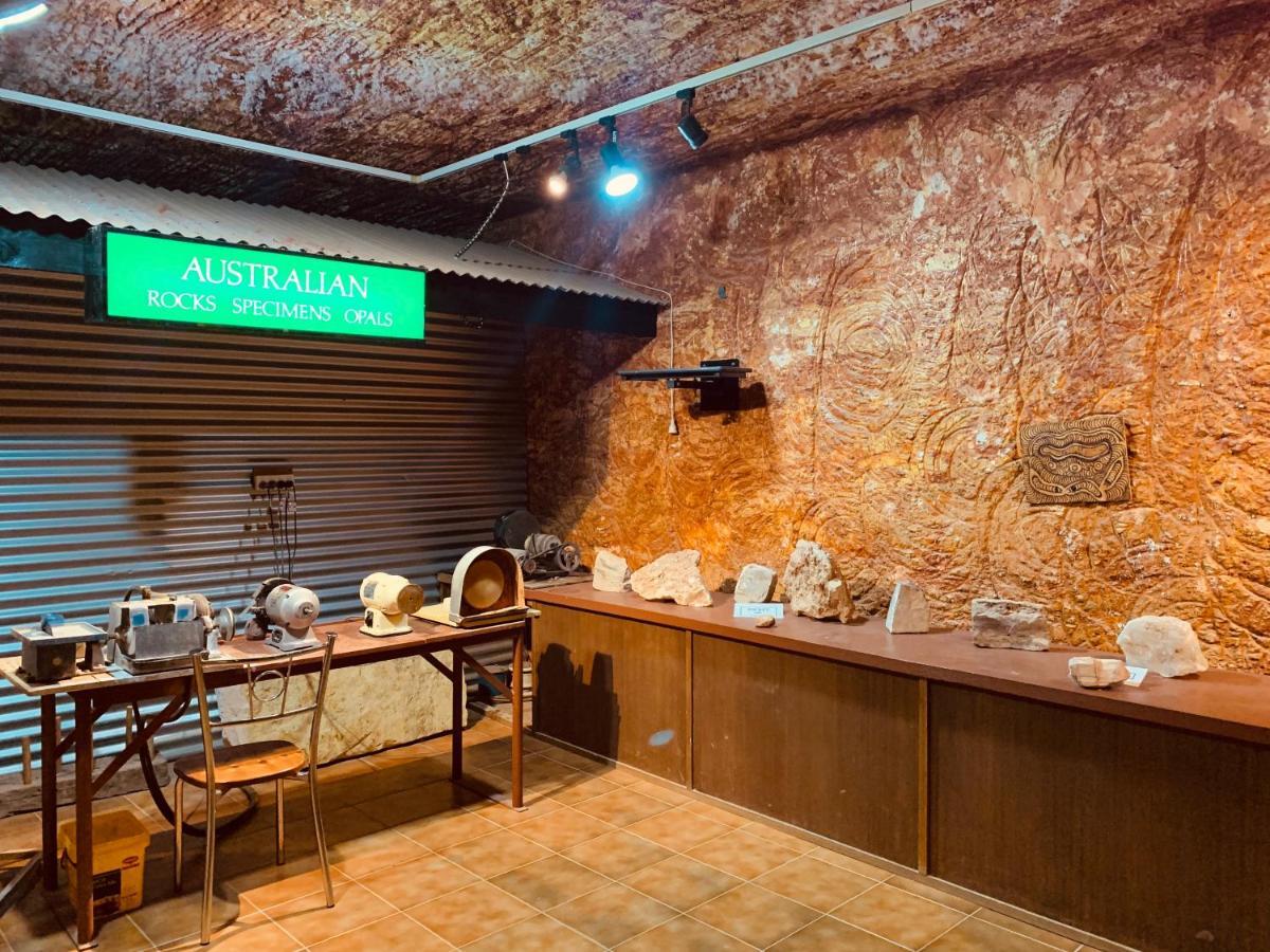 Desert Cave Hotel Coober Pedy Bagian luar foto