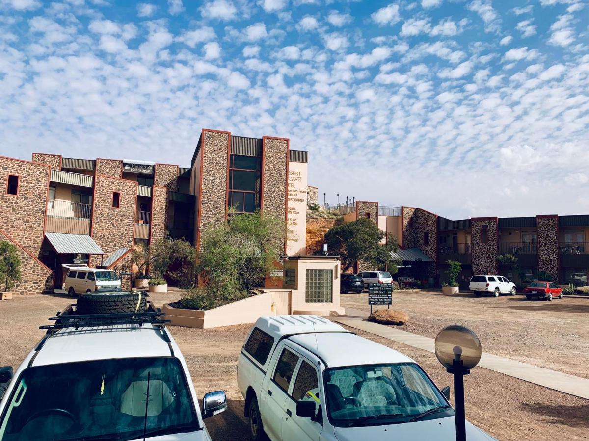 Desert Cave Hotel Coober Pedy Bagian luar foto