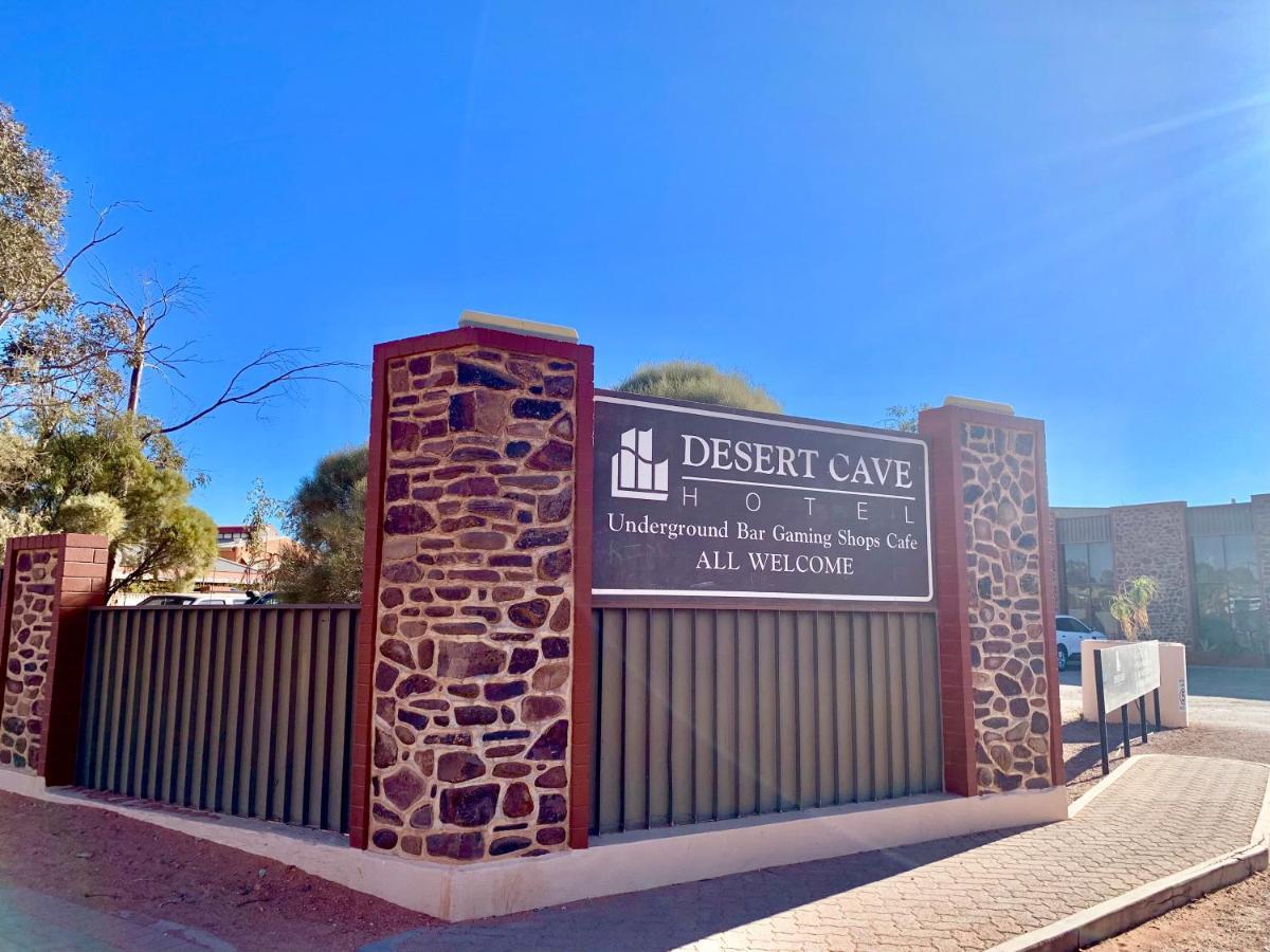 Desert Cave Hotel Coober Pedy Bagian luar foto