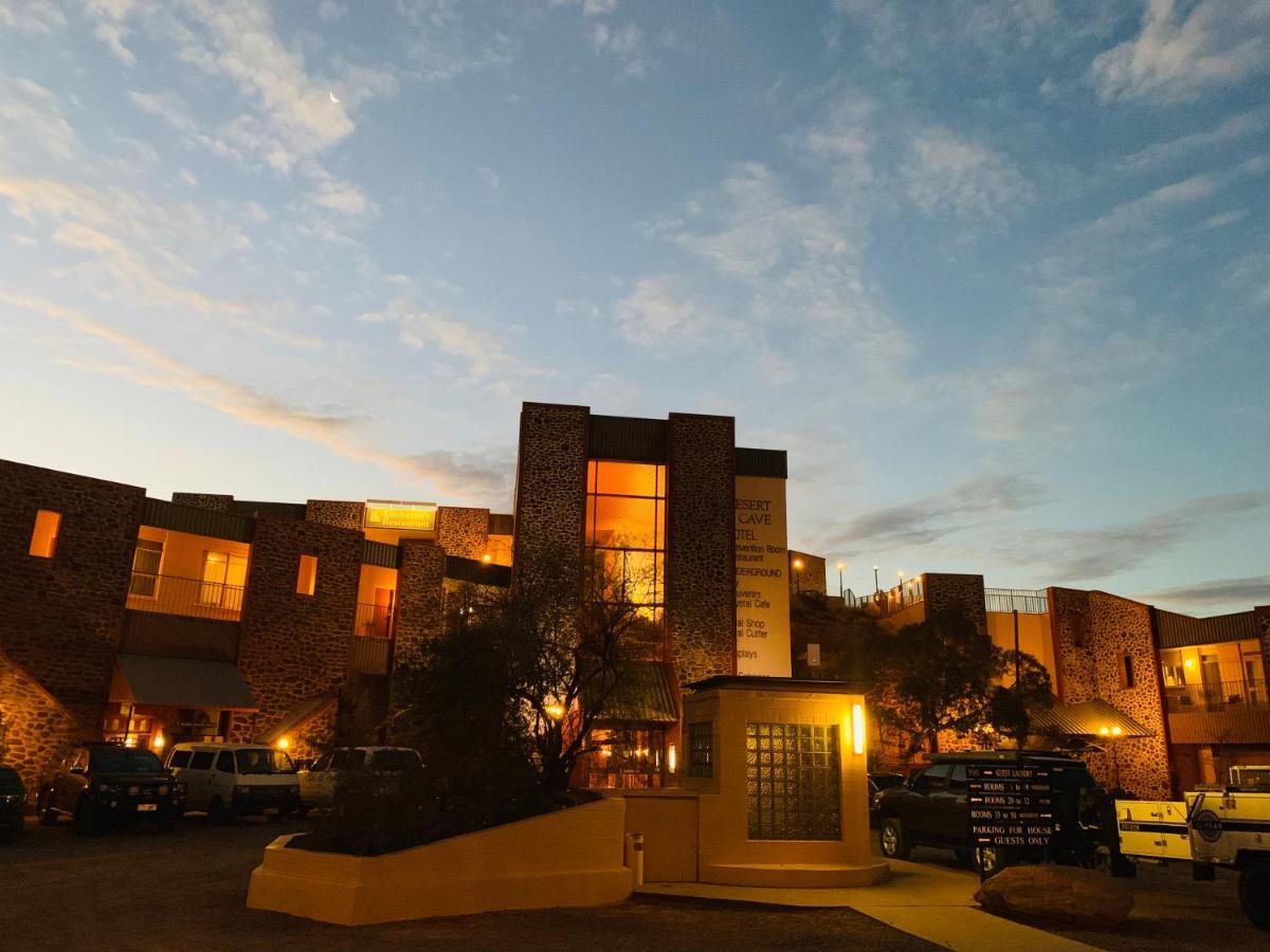 Desert Cave Hotel Coober Pedy Bagian luar foto