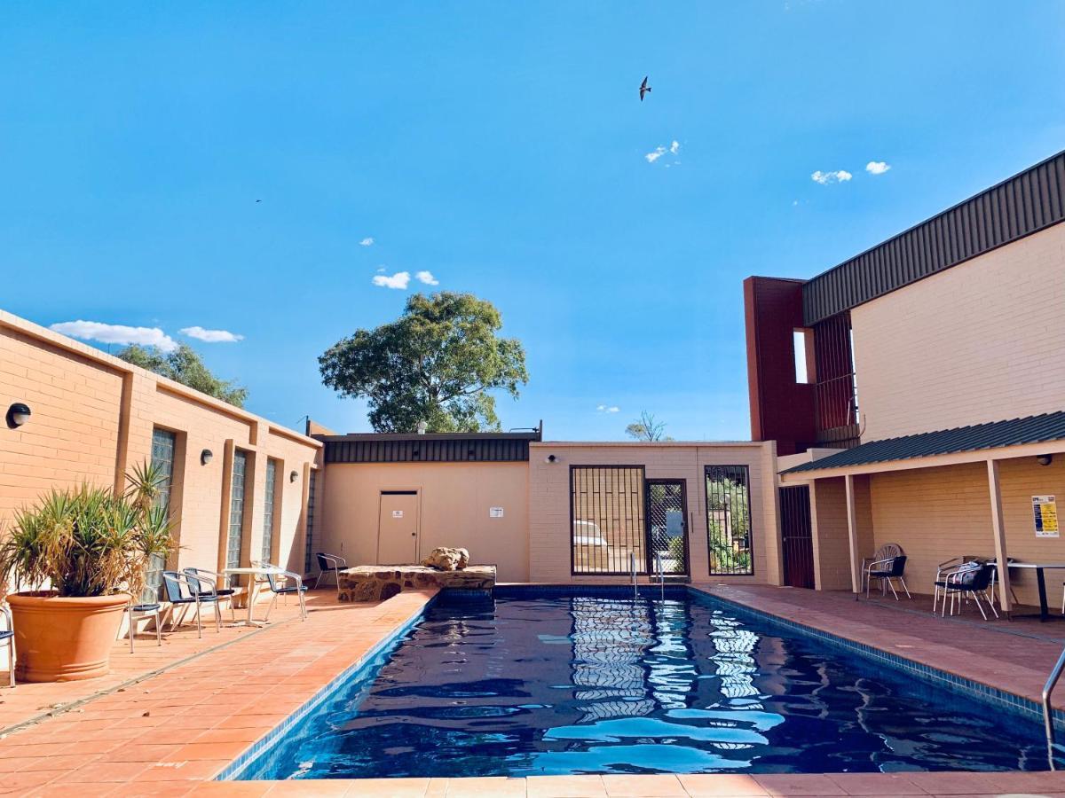 Desert Cave Hotel Coober Pedy Bagian luar foto