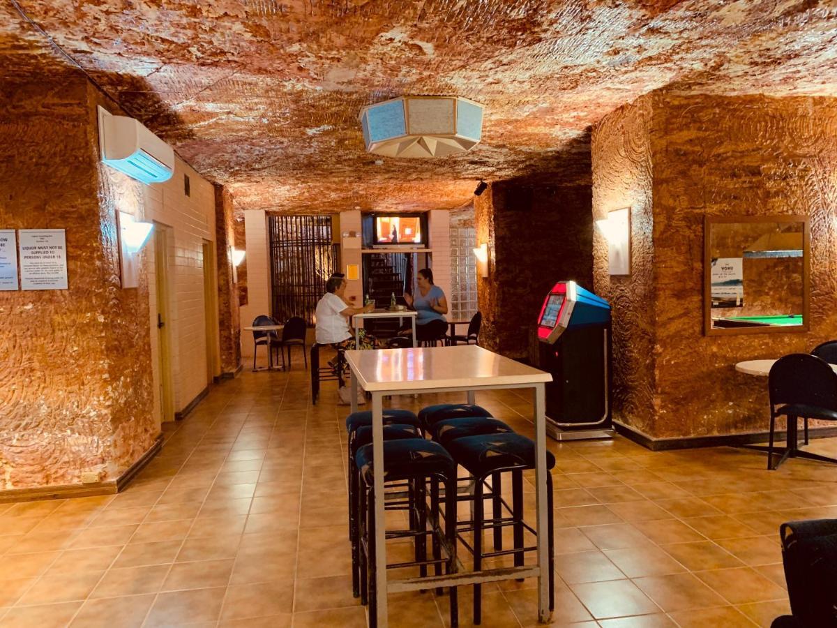 Desert Cave Hotel Coober Pedy Bagian luar foto